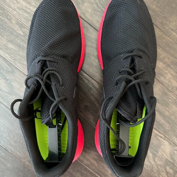 Nike Black & Red Running Shoes US 11 *small white mark on left shoe toe* - Picture 2 of 8